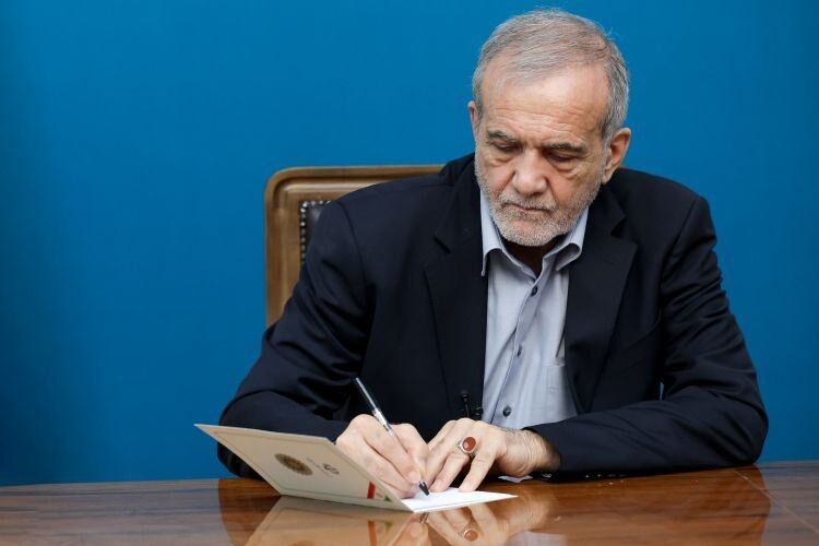 لزوم تدوین برنامه‌های راهبردی و آینده‌نگرانه برای توسعه مناطق آزاد